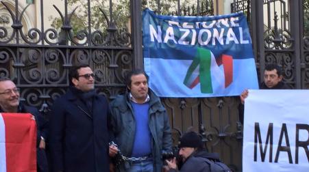 Marò, flash mob di An presso ambasciata indiana Orsomarso: "Teniamo alta l'attenzione del paese sulla vicenda"