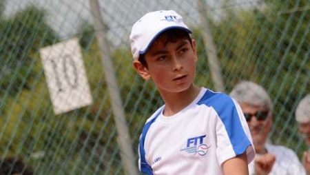 Locri, ancora successi per il giovane Nino Maio Il tennista locrese vincitore dell’ultimo torneo regionale