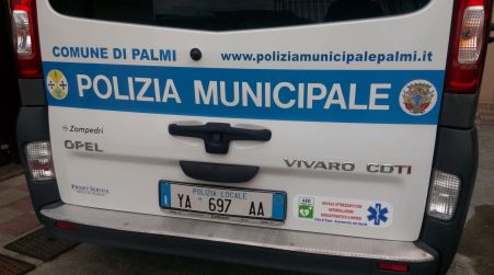 Palmi, operativa stazione mobile polizia locale Attrezzata con defibrillatore a bordo