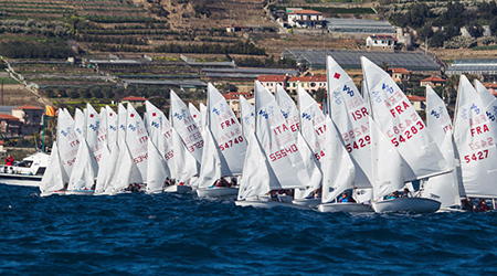 Crotone spiega le vele: al via l’International Carnival Race Sabato la presentazione delle regate nell'ambito di “Crotone città della vela”. Continua il percorso di avvicinamento ai Campionati europei di vela giovanile