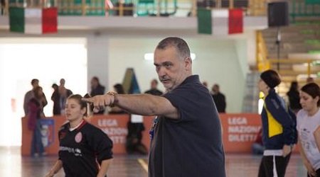 Calcio a 5 femminile, Sporting Locri esonera allenatore Le ultime deludenti prove hanno portato all'allontanamento dello spagnolo Lapuente