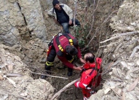 Cade in un pozzo a Crotone, salvato dai Vigili del fuoco L'uomo, di 68 anni, si era recato in località Carpentieri, per raccogliere verdure