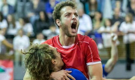 Pallavolo serie B1, la Jolly Cinquefrondi riprende la corsa Domenica la trasferta a Brolo. La squadra di Polimeni riparte dal 5° posto in piena corsa per i playoff