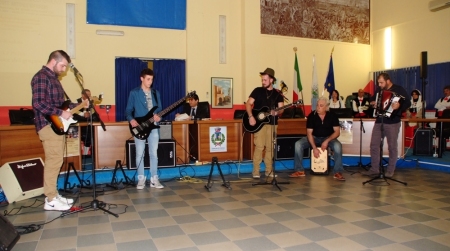 Presentato in conferenza il gruppo musicale ”I malatempora” Il sodalizio è stato ufficialmente presentato nella sala consiliare  della delegazione municipale di Mirto