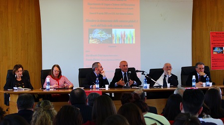 All’Unical lectio magistralis di Marco Minniti Affrontata la questione della sicurezza della democrazia in relazione alla minaccia del terrorismo di matrice islamica