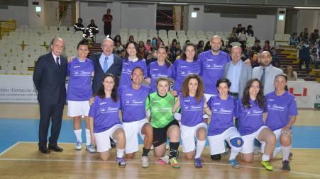 Successo per la manifestazione “Un gol per la cultura” Gli atleti del torball (ASD REGGINA UIC, MASCHILE E FEMMINILE) e quelli del calcio a 5 (LudoXenium, Messochora e Villese) hanno dato vita a due tornei spettacolari 