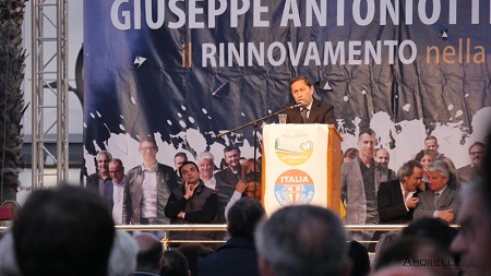 Rossano, Antoniotti apre la campagna elettorale Il candidato sindaco ha illustrato il suo progetto politico