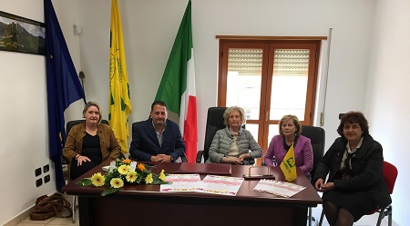 Festa della mamma, Reggio Calabria si tinge di rosa Scopo dell'iniziativa è incentivare la donazione del cordone ombelicale per fini terapeutici