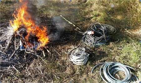 Combustione illecita, un arresto a San Ferdinando Un 29enne della Sierra Leone è stato sorpreso dai carabinieri mentre bruciava  un consistente quantitativo di materiale plastico e ferroso per estrarne il rame