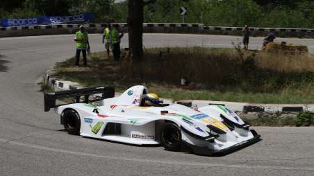 Al Reventino ottavo round di CIVM con grandi numeri La gara organizzata da Racing Team Lamezia e AC Catanzaro inizia sfiorando le 200 iscrizioni. Si entra nel vivo con le verifiche venerdì 5 agosto, sabato ricognizioni e domenica 7 le due gare sui 6 Km di tracciato calabrese