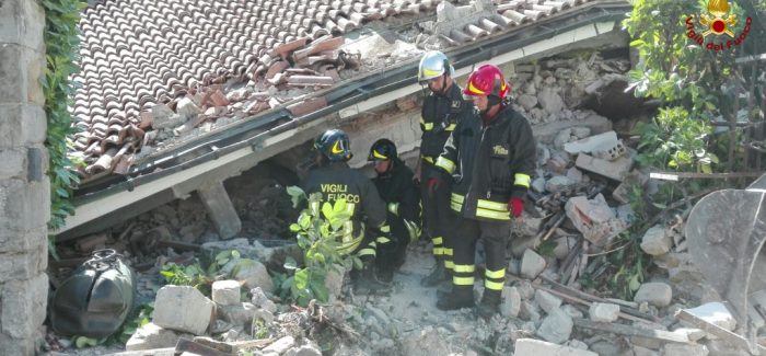 Sisma, Vigili del fuoco Calabria già a lavoro La base logistica insediata a Cittareale