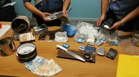 Spaccio sostanze stupefacenti, arrestato pusher a Diamante L'uomo è stato trasferito nel carcere di Paola