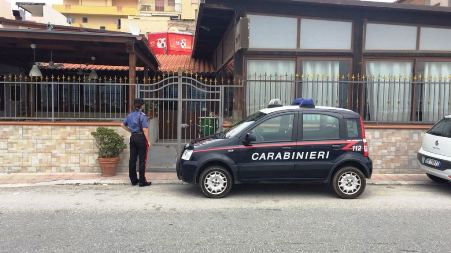 Rissa, chiuso il ristorante “La favorita” di Gallico Il provvedimento di chiusura per 7 giorni, è scaturito a seguito di una mega rissa scatenatasi nel locale, che ha visto il coinvolgimento dei familiari del titolare e di alcuni dipendenti