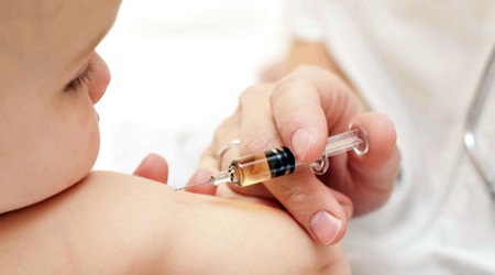 Vaccini, anche in Calabria code e disagi Situazione meno complicata per intesa Regione-Ufficio scolastico