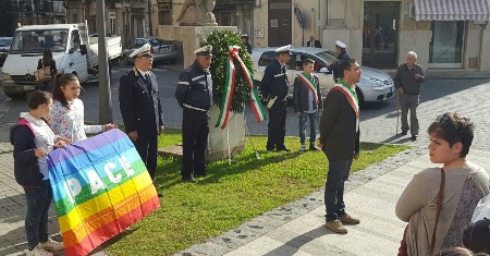 Cinquefrondi, commemorata la giornata dell’Unità nazionale  Marcia silenziosa dell'Amministrazione Comunale e delle scuole cittadine  