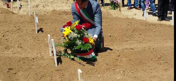 Reggio, commemorazione vittime Cimitero Armo Una corona per i migranti morti nel Mediterraneo