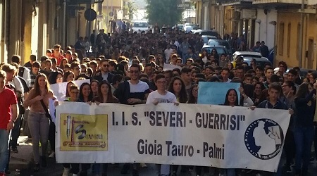 Gioia Tauro, monta la protesta dell’istituto “Severi” Chiesto un incontro alla Provincia per risolvere le problematiche