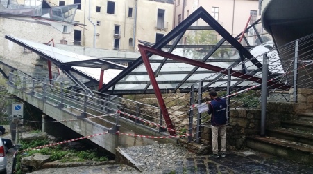 Cosenza, incuria e degrado nel centro storico Carabinieri sequestrano area archeologica di piazzetta Toscano