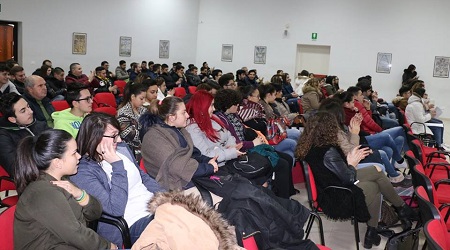 Reggio, Falcomatà: “Cultura segno rinascita città” Consegnati i lavori per il restauro conservativo della Stele dedicata al poeta Ibico da Reggio