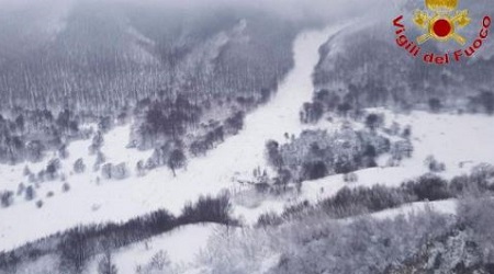 Terremoto Abruzzo, da Calabria operazioni soccorso I vigili del fuoco di tante province calabresi corrono in aiuto delle popolazioni del centro Italia colpite dal sisma e dalle abbondanti nevicate