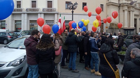 “Due sì per il lavoro”, parte campagna della Cgil Propaganda referendaria per l’abrogazione dei voucher 