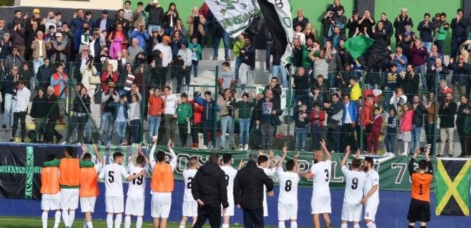 Calcio, serie D: Palmese-Aversa Normanna finisce 5 a 2 La squadra di Mario Del Torrione non si ferma più: playoff dietro l’angolo