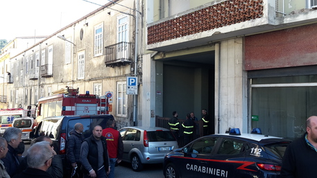 Trovato cadavere di anziana in casa, morta da due settimane La donna viveva da sola a Lamezia Terme