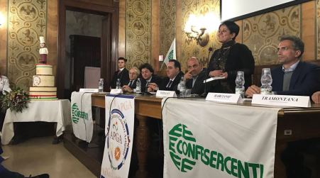 Nasce a Reggio Calabria APGA-Confesercenti L'Associazione di Pasticceri Gelatieri Artigiani, è stata presentata stamattina