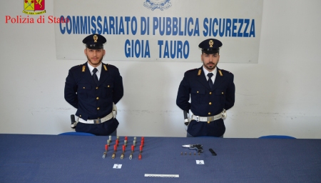 Gioia Tauro, 67enne arrestato per detenzione di arma alterata Trovata nascosta sottoterra, nei pressi di un container utilizzato come casolare per riporre attrezzi agricoli