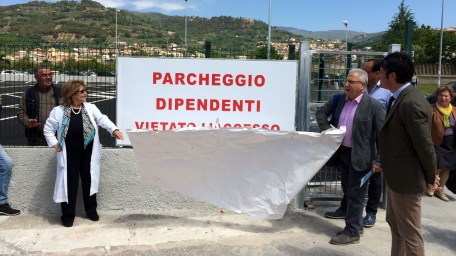 Ospedale Lamezia, inaugurato parcheggio operatori dipendenti Approvato anche il progetto per il nuovo blocco operatorio del “Giovanni Paolo II”