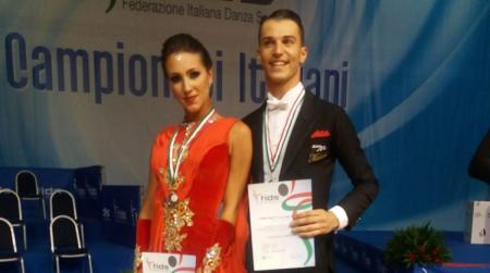 Sono calabresi i vice campioni italiani Youth AS di Danze Standard Adele Diodati e Luciano Donato hanno conquistato anche la medaglia di bronzo nella stessa disciplina, categoria Under 21