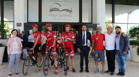 Reggio ricorda Paolo Borsellino e la sua scorta Arriva in città, sulle ruote di una bicicletta, l'agenda rossa di parole, testimonianze e storie del magistrato