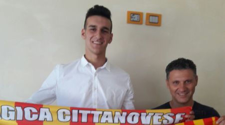 Calcio, colpo Alfano per la difesa della Cittanovese L’under, proveniente dalla Spal, alla corte di Zito per la prossima stagione. Intanto cresce l’ottimismo per l’iter di ripescaggio in Serie D