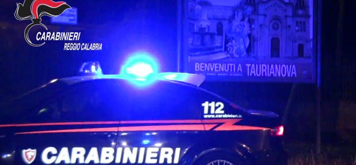 Taurianova, sgominata la banda dei furti in appartamento Arrestati tre malviventi in flagranza di reato per riciclaggio. I 3 cittanovesi sono gli autori del furto compiuto il 28 febbraio scorso al Centro Polifunzionale Comunale di Taurianova. Le congratulazioni alle forze dell'ardine dei sindaci Scionti e Cosentino