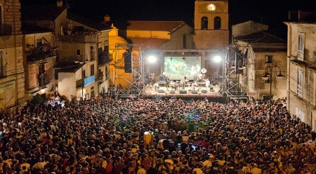 Nuova edizione del Kaulonia Tarantella Festival L'evento è ormai diventato punto di riferimento per la musica folk nazionale