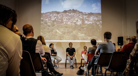 Grande successo per apertura del RiaceInFestival Mediateca gremita di gente in occasione del dibattito 