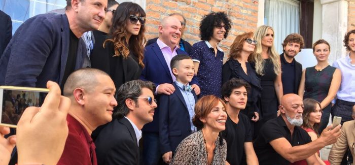 Premio Kineo a Cristiano Caccamo, attore rivelazione È calabrese, di Taurianova, e sbanca alla mostra  del Cinema di Venezia