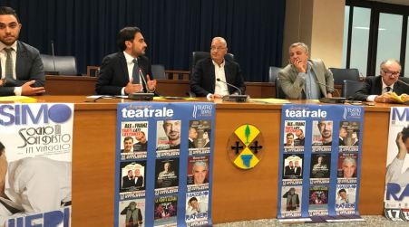 Cittanova, presentata quindicesima stagione teatrale All'evento non è voluto mancare il presidente del Consiglio regionale Nicola Irto