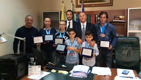 Rossano ancora una volta sul podio Premiati da sindaco e vicesindaco 5 karateki