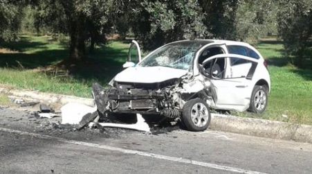 Incidente nella strada che collega Taurianova ad Amato Nel violento impatto sono state coinvolte due autovetture