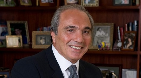 Un calabrese tra gli uomini più ricchi d’America Rocco Commisso, nato a Marina di Gioiosa Ionica, è il fondatore di Mediacom, azienda di telecomunicazioni, e proprietario dei New York Cosmos, squadra di calcio di Brooklyn