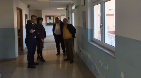 Catanzaro, il tour di Bruno approda al liceo “E. Fermi” Visita alle scuole di competenza per raccogliere istanze di docenti e studenti