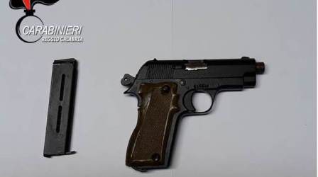 Detenzione arma clandestina, Carabinieri arrestano 30enne L'uomo è stato sorpreso in possesso di una pistola semiautomatica con matricola abrasa e caricatore privo di cartucce