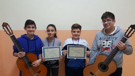 Chitarristi taurianovesi vincono concorso nazionale di musica Prestigioso riconoscimento per quattro piccoli allievi dell'istituto "F. Sofia Alessio-N. Contestabile"