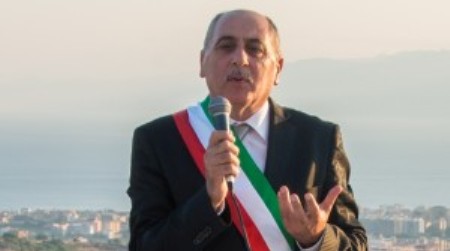 Comune Reggio Calabria, approvata delibera antifascista Il commento di Demetrio Martino, presidente Commissione Statuto e Regolamenti: "Mai più spazi pubblici a chi inneggia al fascismo"