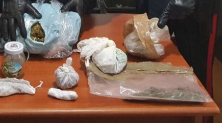 Detenzione ai fini di spaccio di marijuana, arrestato La sostanza stupefacente è stata scoperta dai Carabinieri di San Ferdinando durante una perquisizione domiciliare