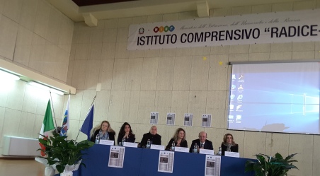 Scuola e famiglia contro il bullismo e il cyberbullismo Incontro formativo all’istituto "Radice Alighieri" di Catona