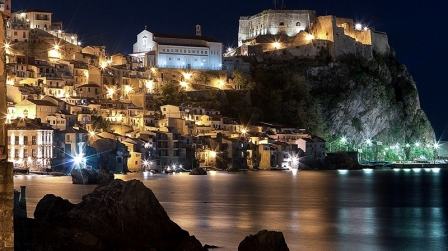 Scoprire in treno il fascino del borgo di Chianalea Iniziative congiunte tra Trenitalia e Borghi più belli d'Italia per la promozione turistica e il marketing territoriale