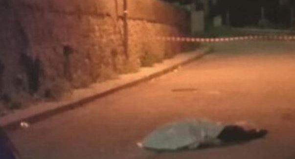 Agguato a Reggio, ucciso presunto affiliato a cosca Gli assassini hanno sorpreso l'uomo alle spalle e lo hanno freddato con due colpi