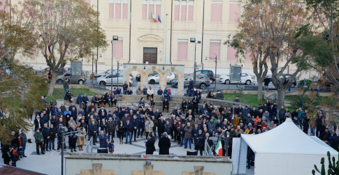 Marco Siclari in piazza a Villa San Giovanni «Nessun figlio abbandona la propria madre sofferente, per questo ho accettato la candidatura»